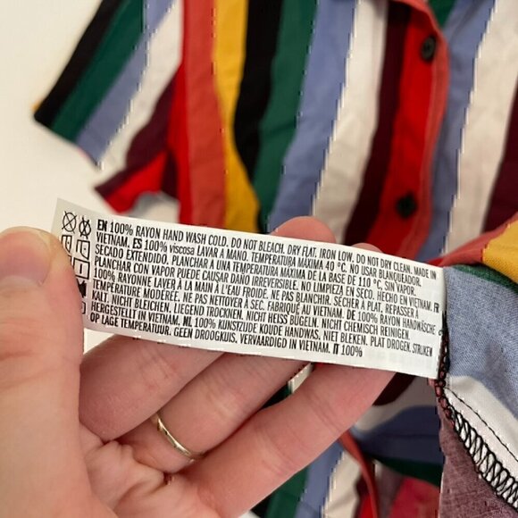 NEW NWT FOREVER 21 Rainbow Striped Short Sleeve Cropped Button Down Crop Top S - Picture 8 of 12